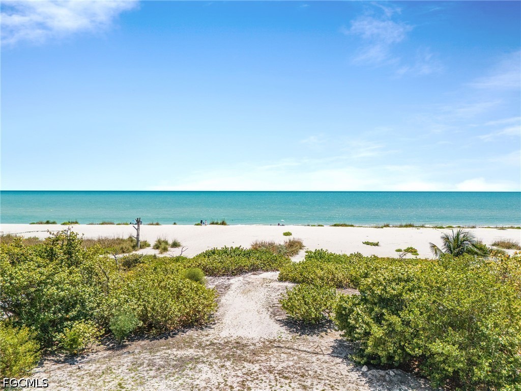 4601 Rue Belle Mer Sanibel, FL 33957 - Photo 9 of 15