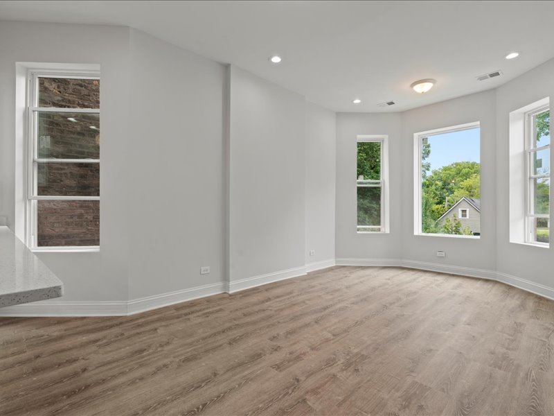 6041 South Morgan Street Chicago, IL 60621 - Photo 4 of 27 Gallery Image 4