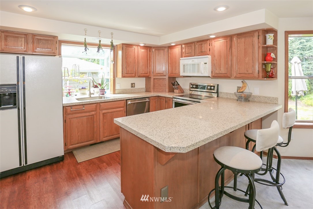 1112 North 30th Street Renton, WA 98056 - Photo 4 of 22 Gallery Image 4