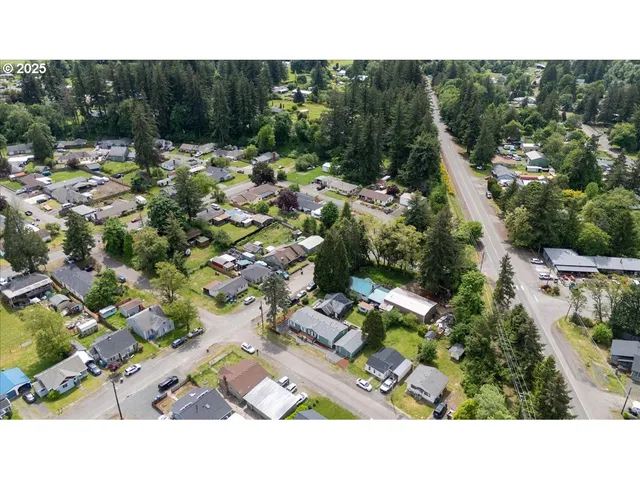 $345,000 | 365 Southwest 7th Avenue, Mill City, OR 97360