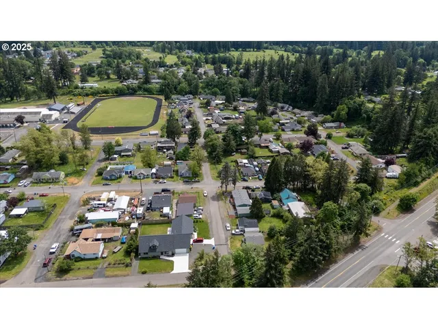 $345,000 | 365 Southwest 7th Avenue, Mill City, OR 97360