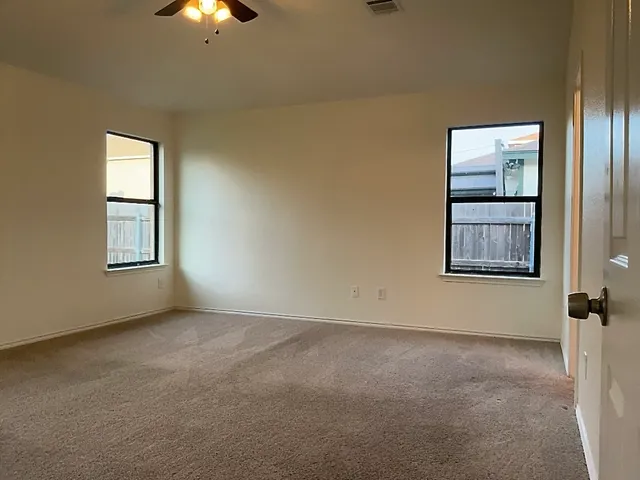 $1,900 | 704 Big Sur Trail, Taylor, TX 76574