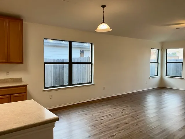 $1,900 | 704 Big Sur Trail, Taylor, TX 76574