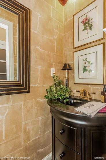 24901 Reeds Pointe Drive, Unit 16 Novi, MI 48374 - Photo 24 of 50 Powder Room