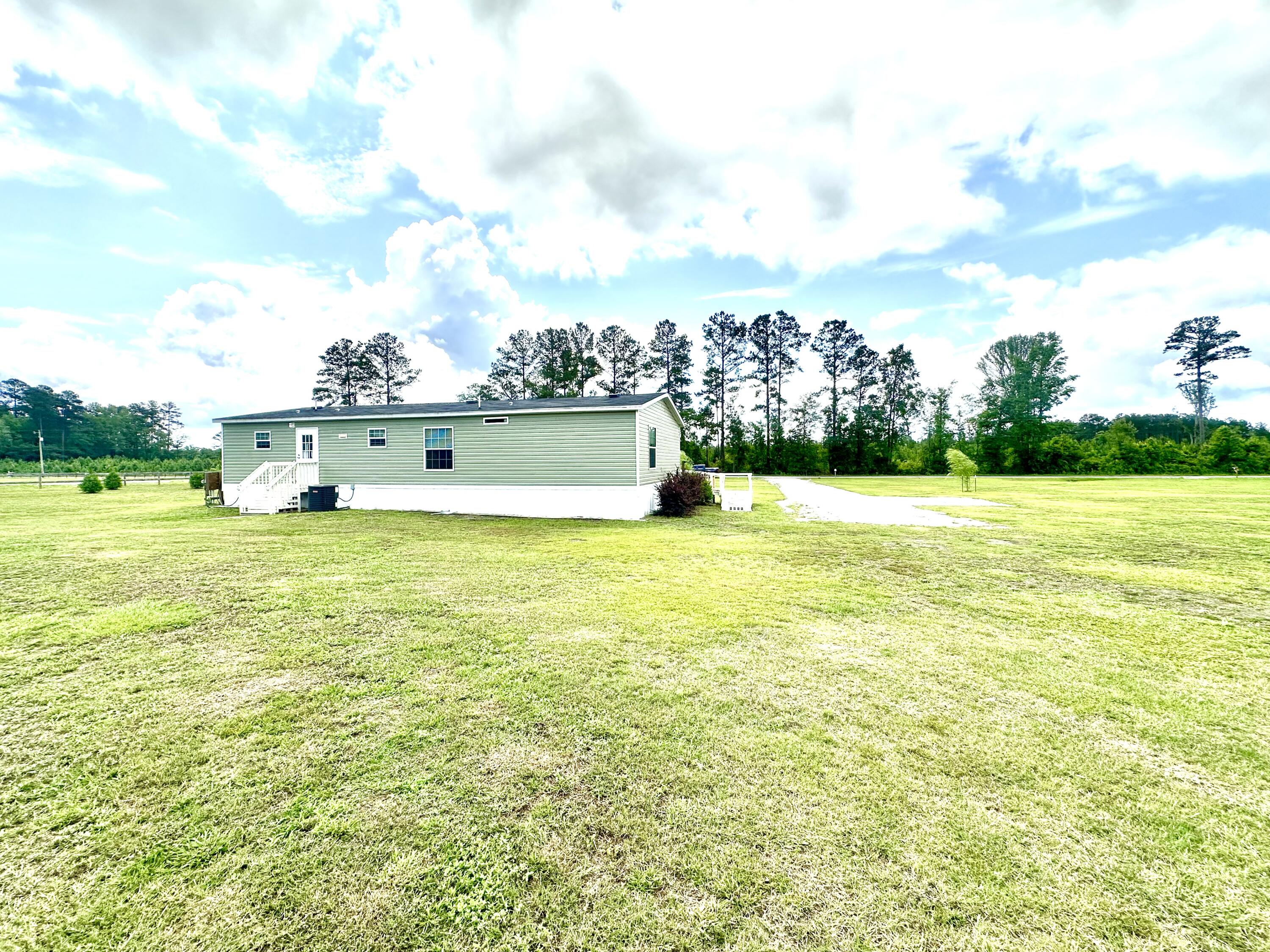 338 Westbury Road Bowman, SC 29018 - Photo 8 of 22 IMG_E4992