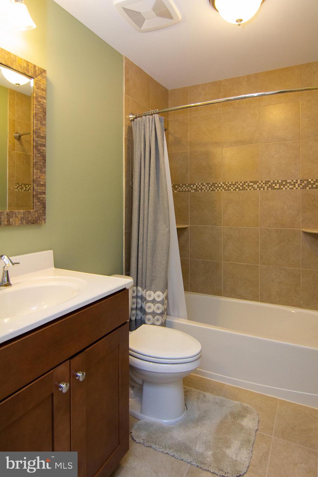 3417 Pintail Road Baltimore, MD 21222 - Photo 22 of 32 2nd full bath