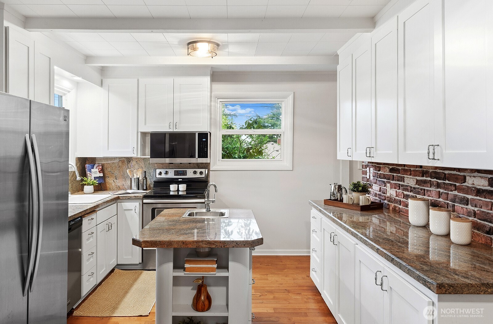 2342 North 137th Street Seattle, WA 98133 - Photo 17 of 40