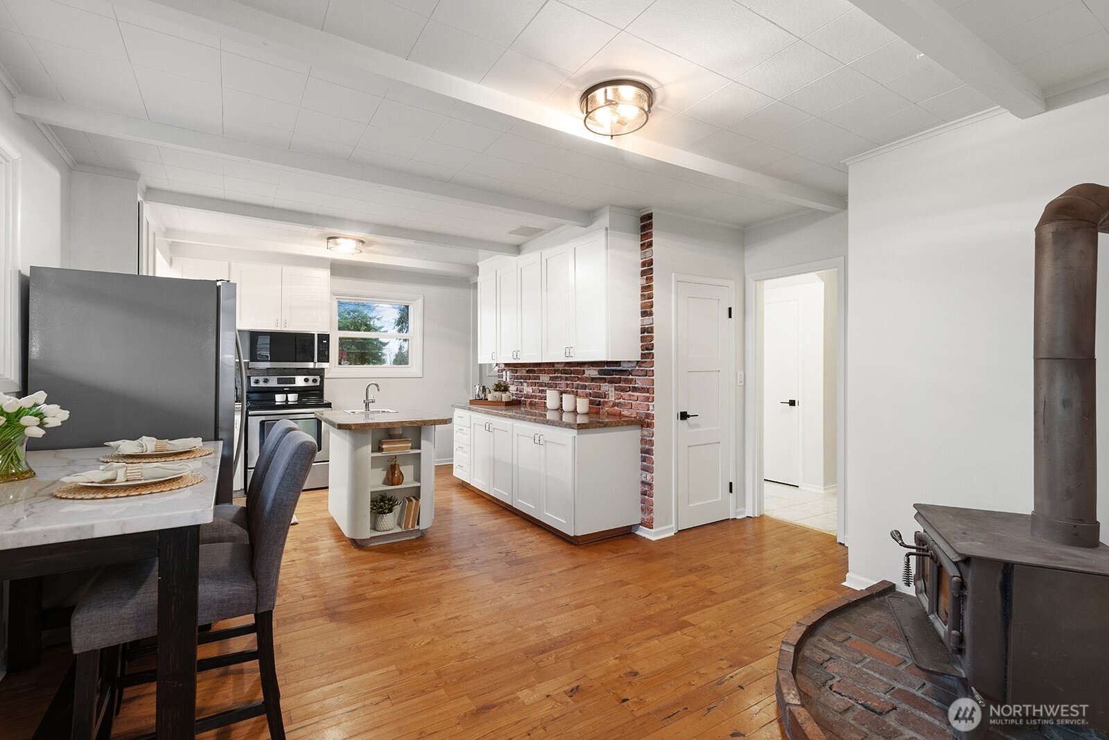 2342 North 137th Street Seattle, WA 98133 - Photo 18 of 40