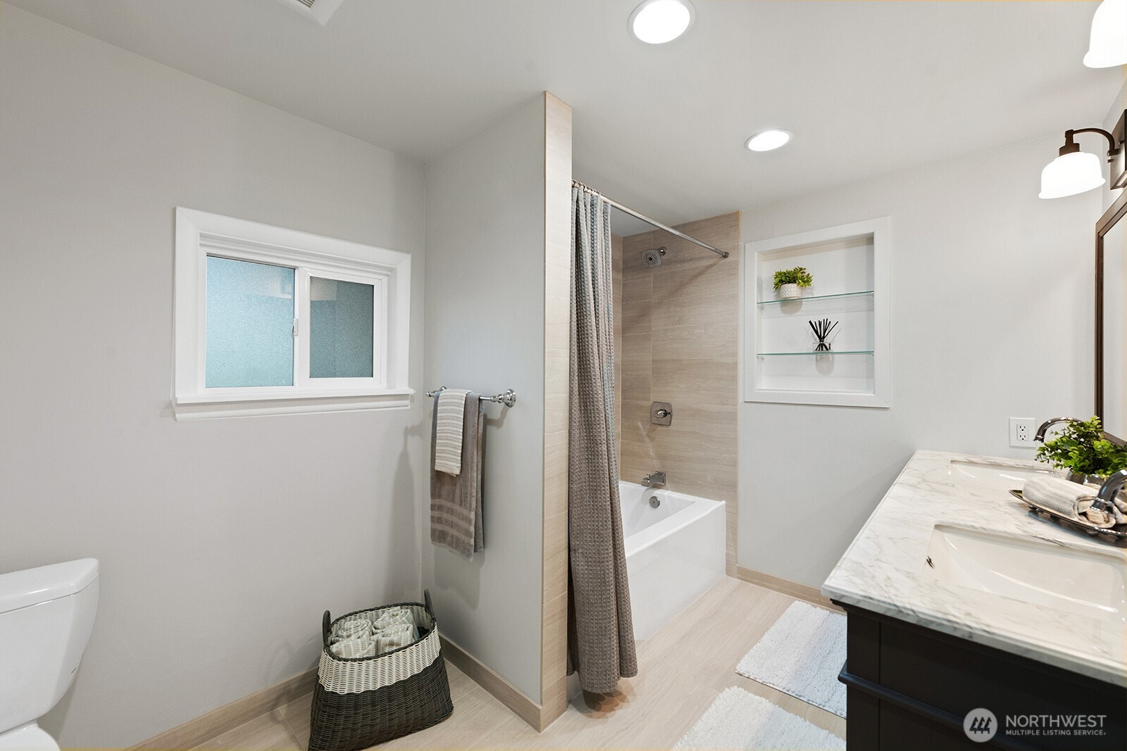 2342 North 137th Street Seattle, WA 98133 - Photo 21 of 40