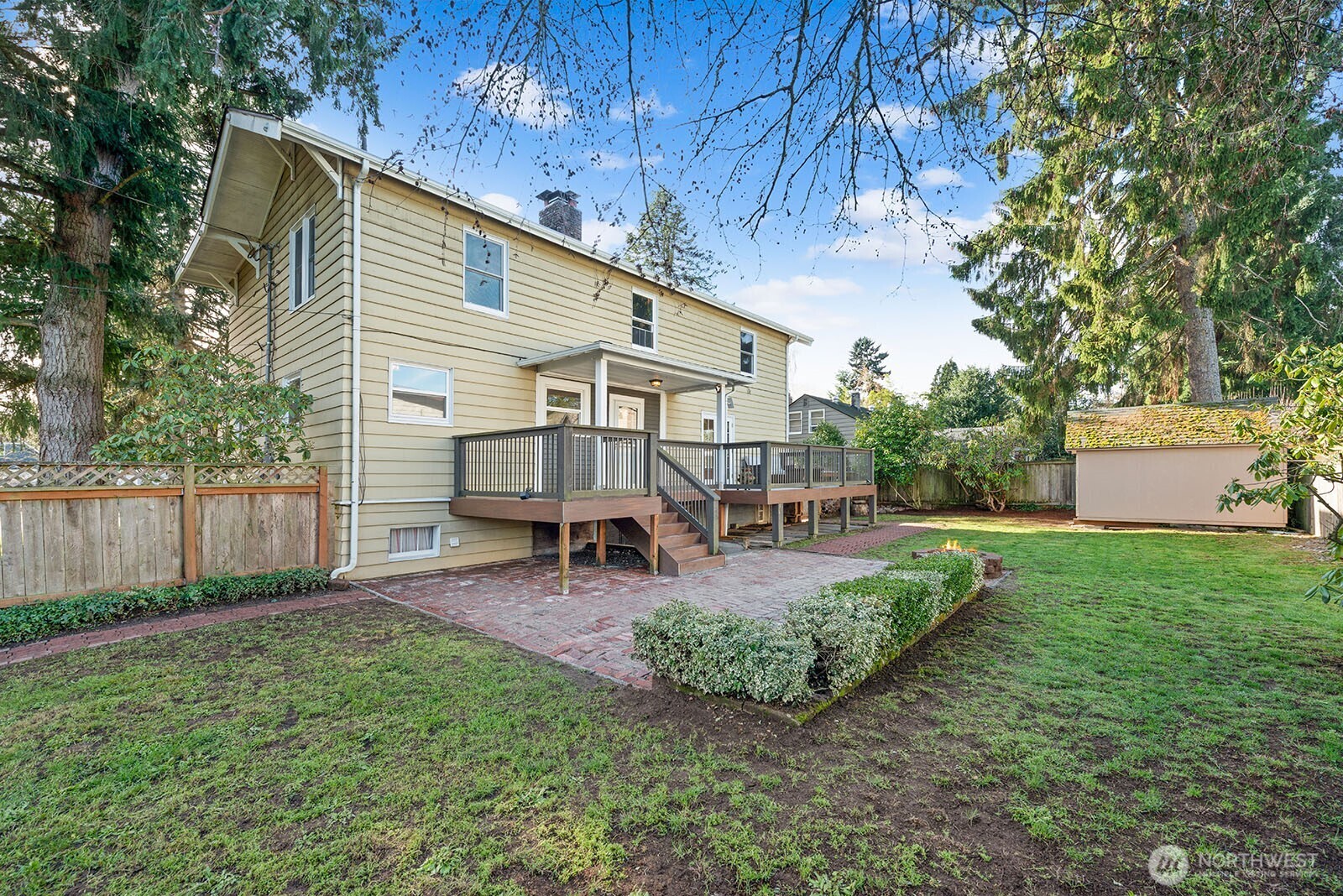 2342 North 137th Street Seattle, WA 98133 - Photo 5 of 40