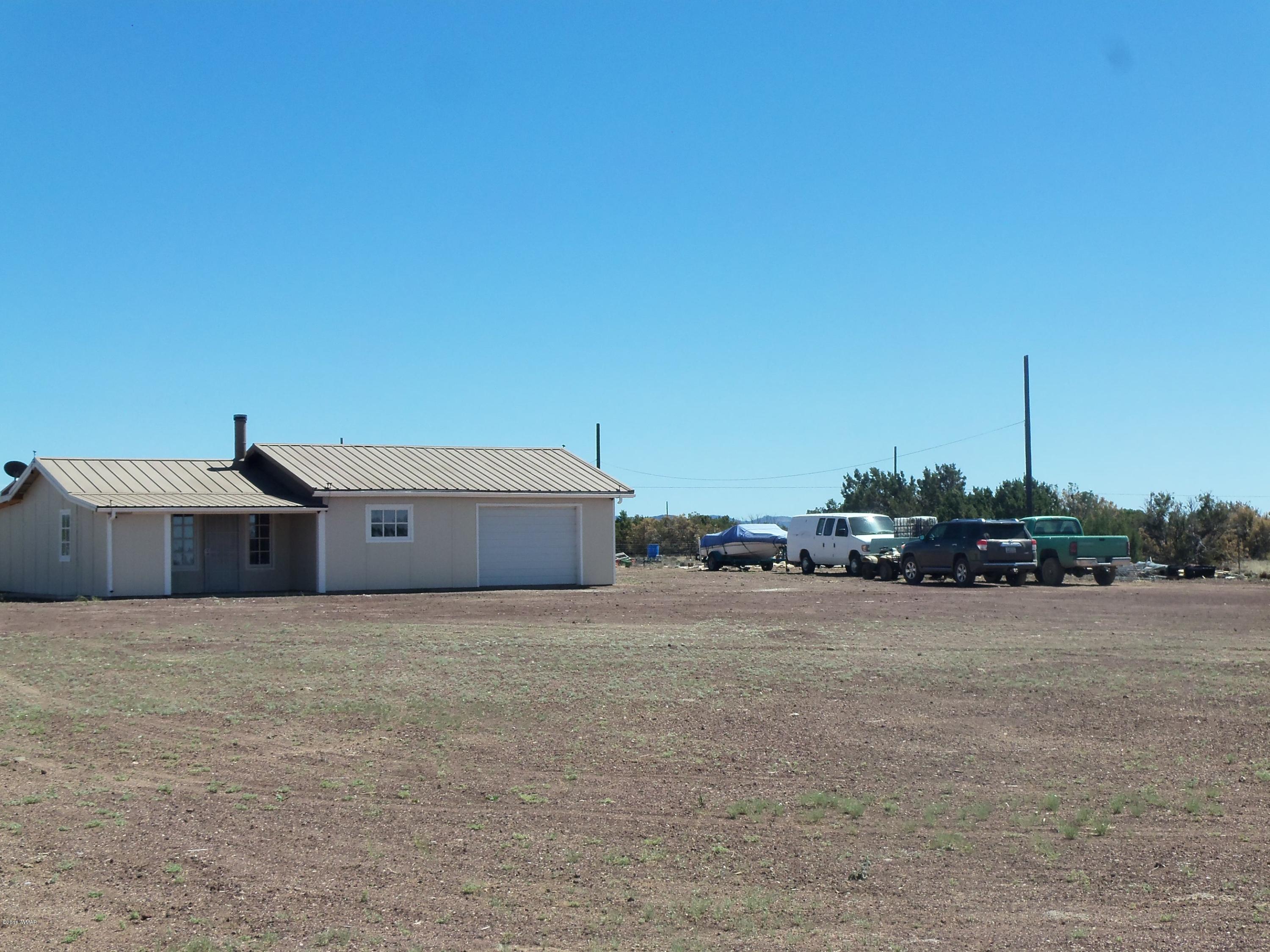 46 8307 Concho, AZ 85924 - Photo 12 of 34 a big room with a bed