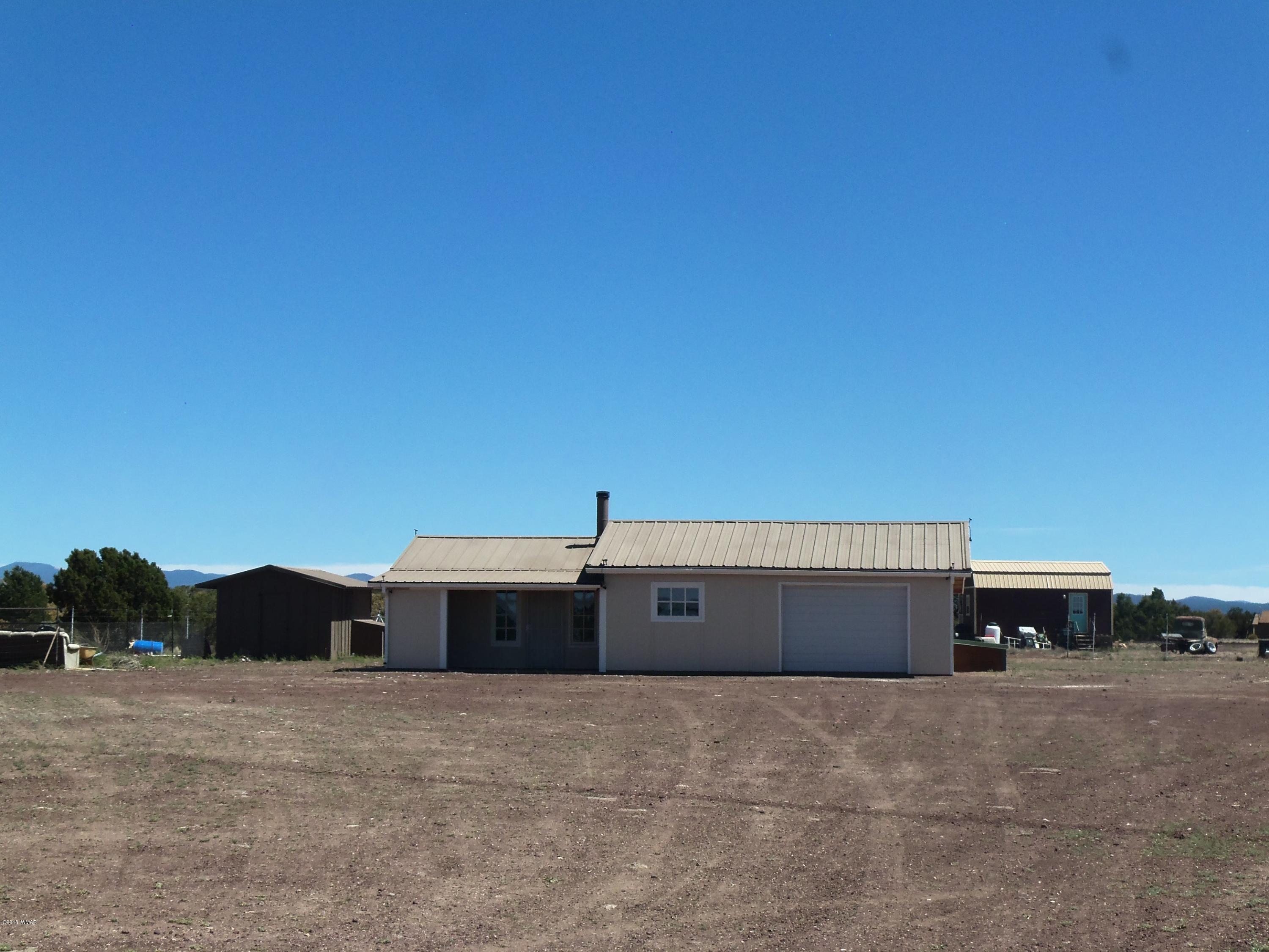 46 8307 Concho, AZ 85924 - Photo 13 of 34 a view of a big room with a table and chair