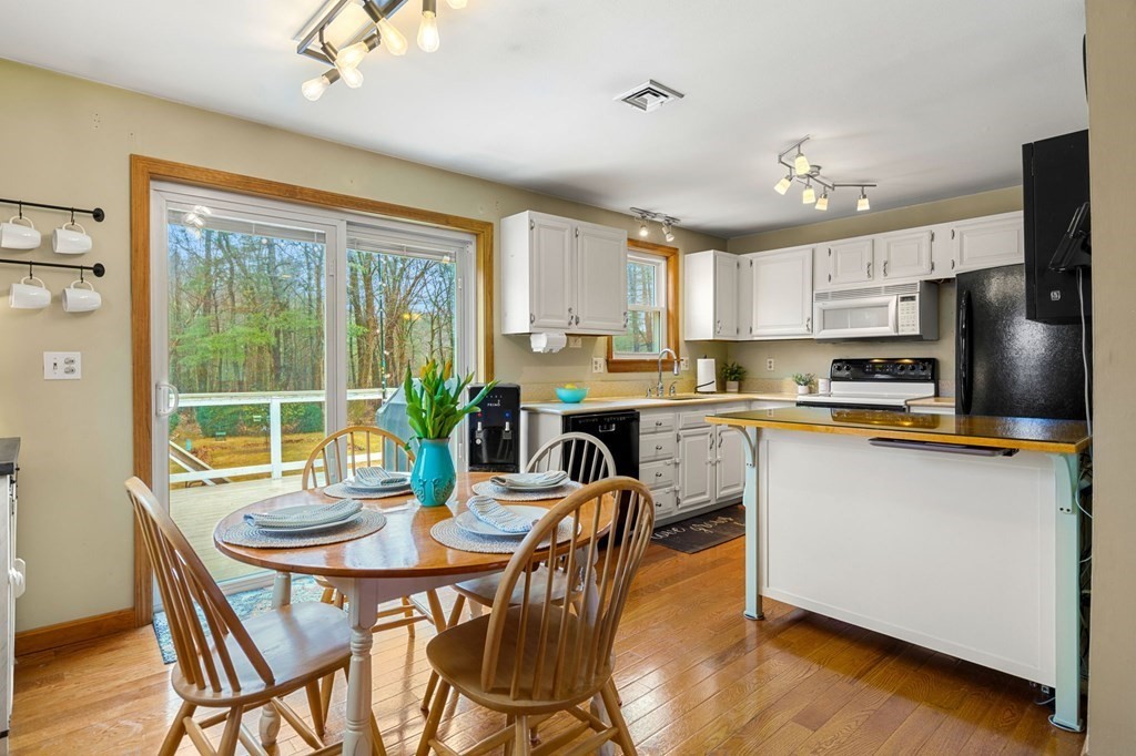 20 Back River Road Amesbury, MA 01913 - Photo 2 of 29 Gallery Image 2