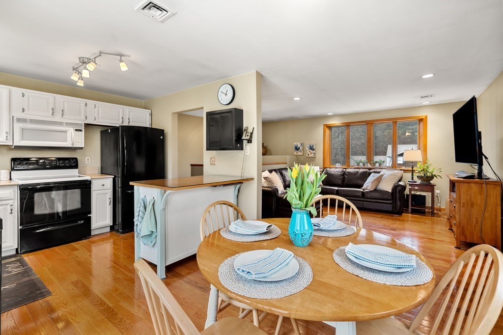 20 Back River Road Amesbury, MA 01913 - Photo 5 of 29 Gallery Image 5