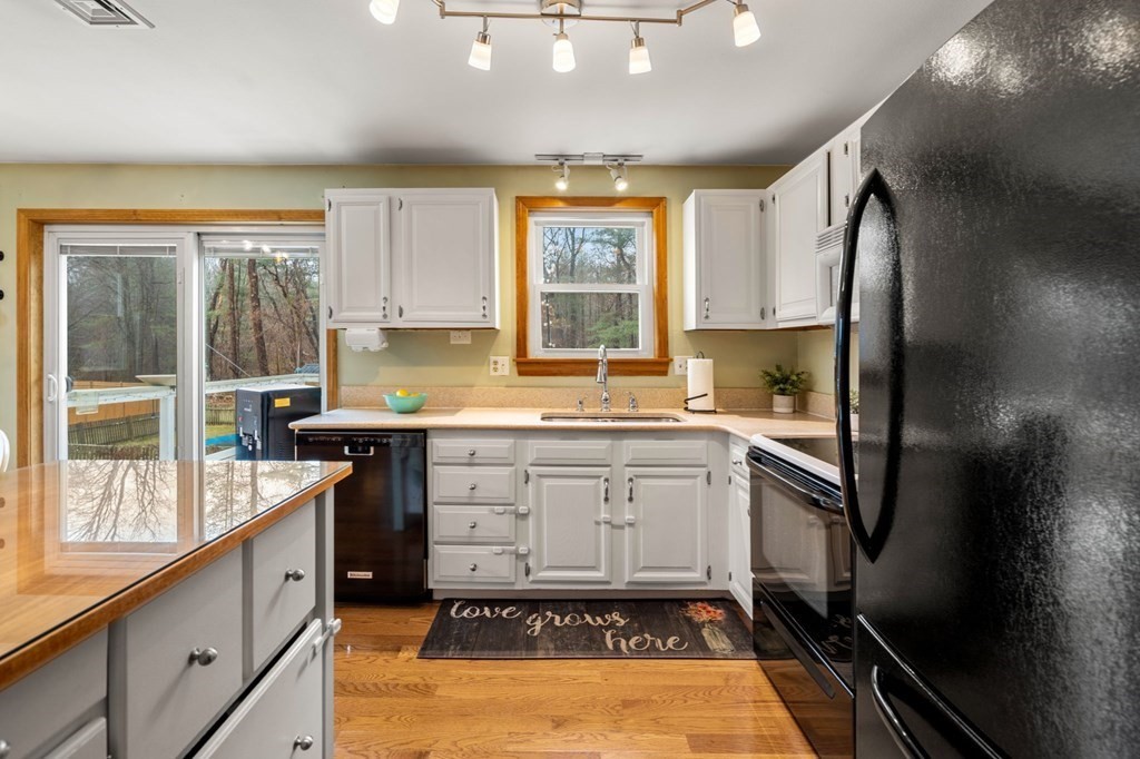 20 Back River Road Amesbury, MA 01913 - Photo 6 of 29 Gallery Image 6