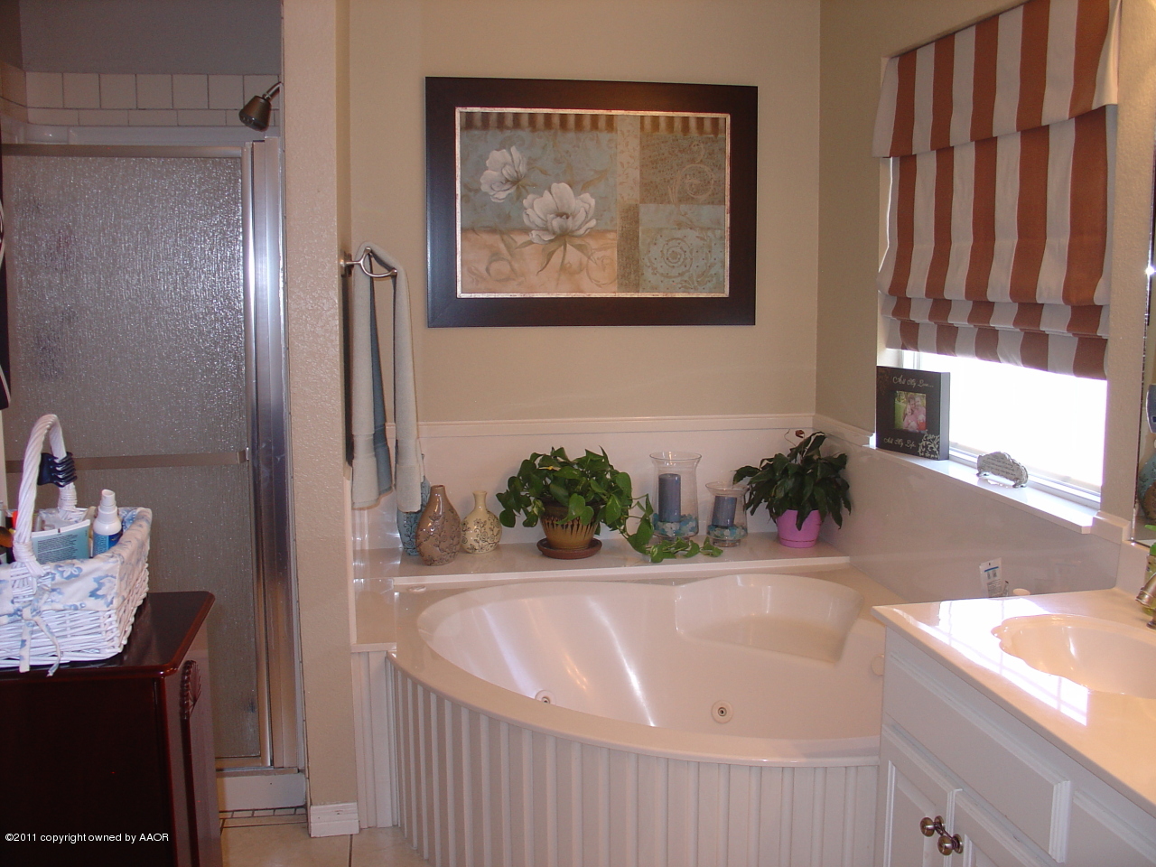 6903 Thunder Road Amarillo, TX 79119 - Photo 9 of 16 Master Bath