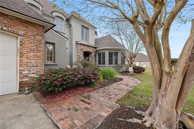 $669,900 | 30764 Blue Wing Crescent, Springfield, LA 70462