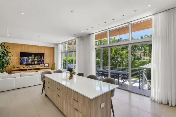 $26,000 | Tropical Isle Homes, Key Biscayne, FL 33149