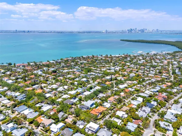 $26,000 | Tropical Isle Homes, Key Biscayne, FL 33149
