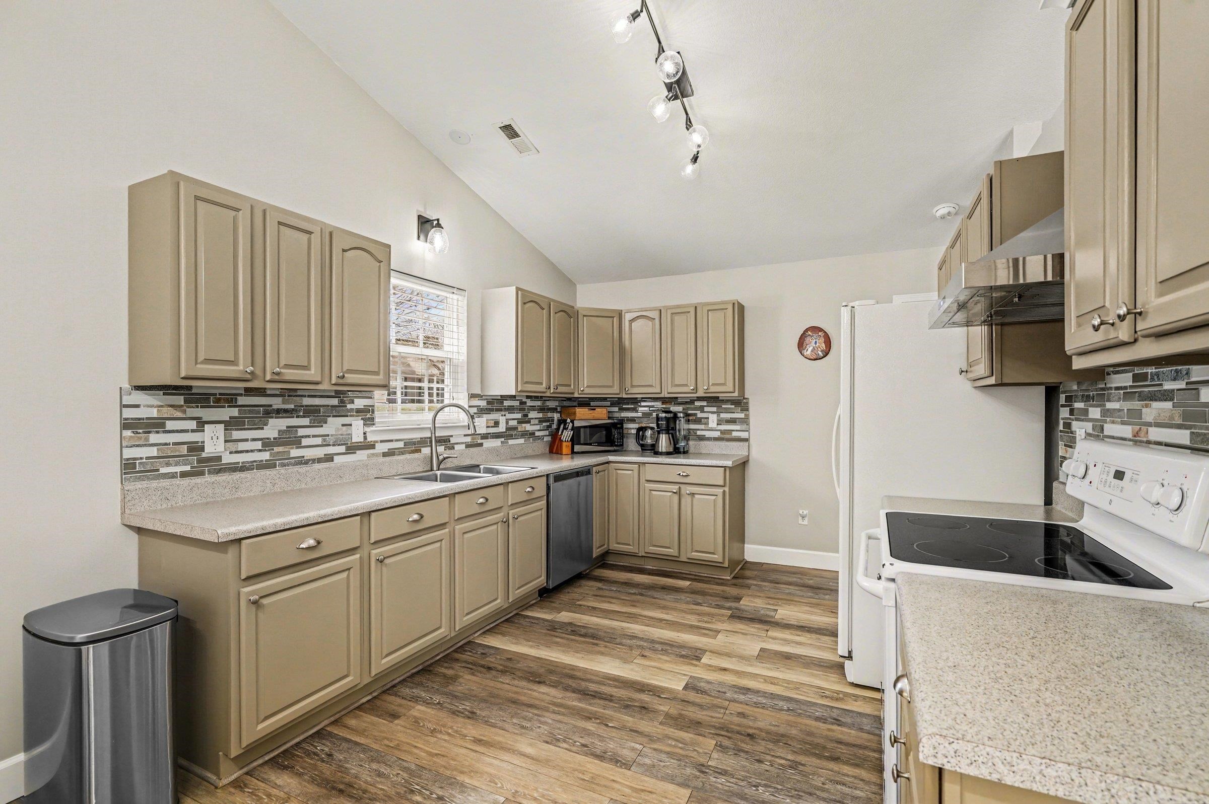 502 Pleasant Green Drive Inman, SC 29349 - Photo 11 of 32