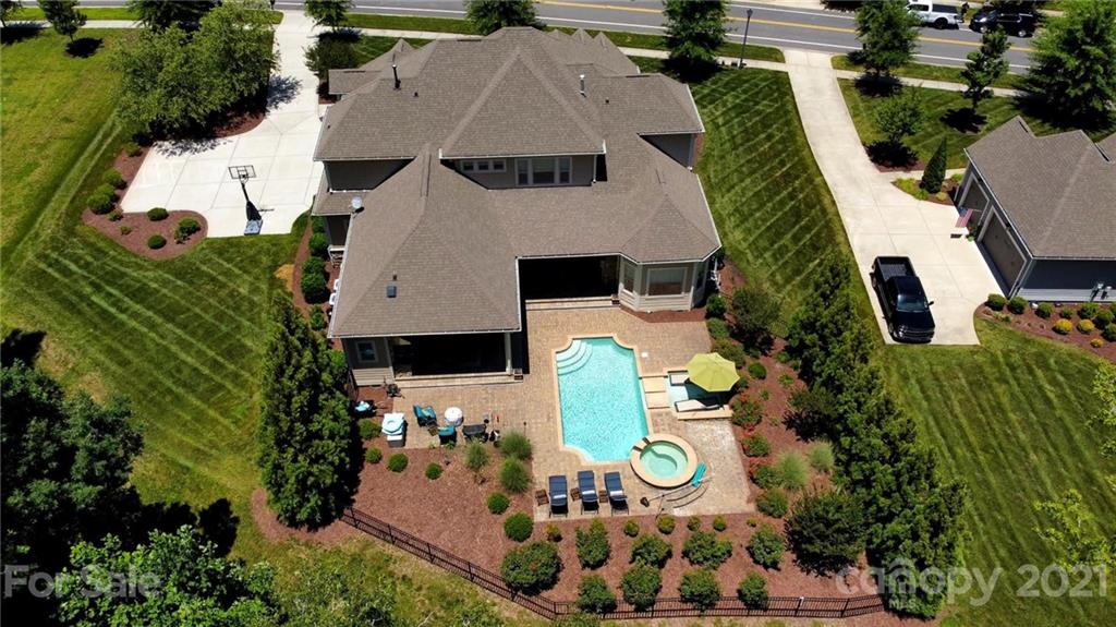 18130 Shearer Road Davidson, NC 28036 - Photo 3 of 46 Gallery Image 3