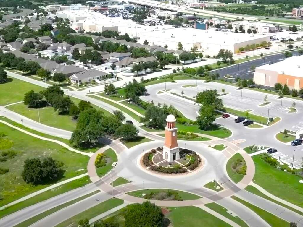 16958 Springcrest Lane Lindale, TX 75771 - Photo 2 of 8 a view of a dining table and chairs in the patio