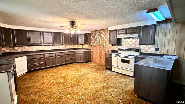 $225,000 | 135 Tatia Drive, Goreville, IL 62939