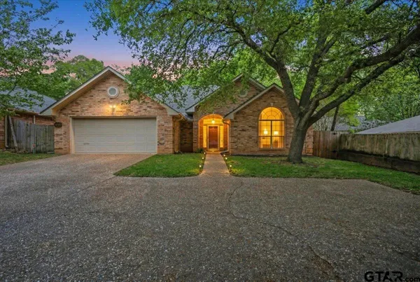 $259,000 | 2824 Crestview Avenue, Tyler, TX 75701