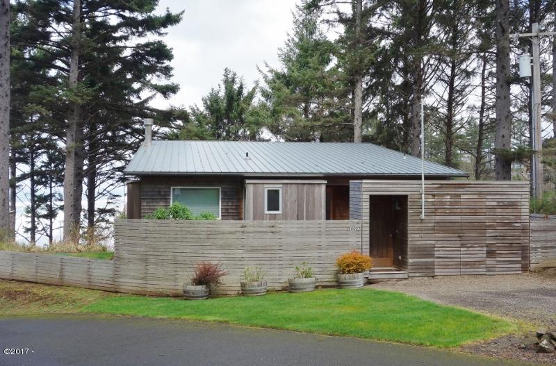 50007 South South Beach Point Road Neskowin, OR 97149 - Photo 2 of 31 Walker 002 (800x527)