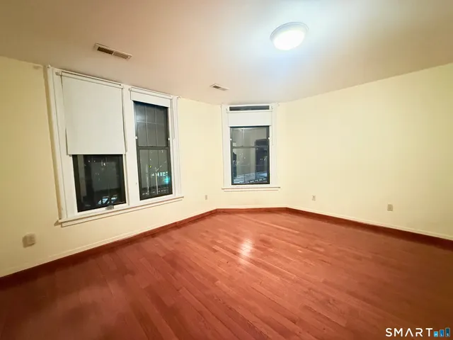 $2,700 | 7 Elm Street, New Haven, CT 06510