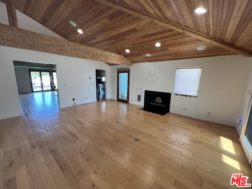 6484 Wynkoop Street Los Angeles, CA 90045 - Photo 10 of 26
