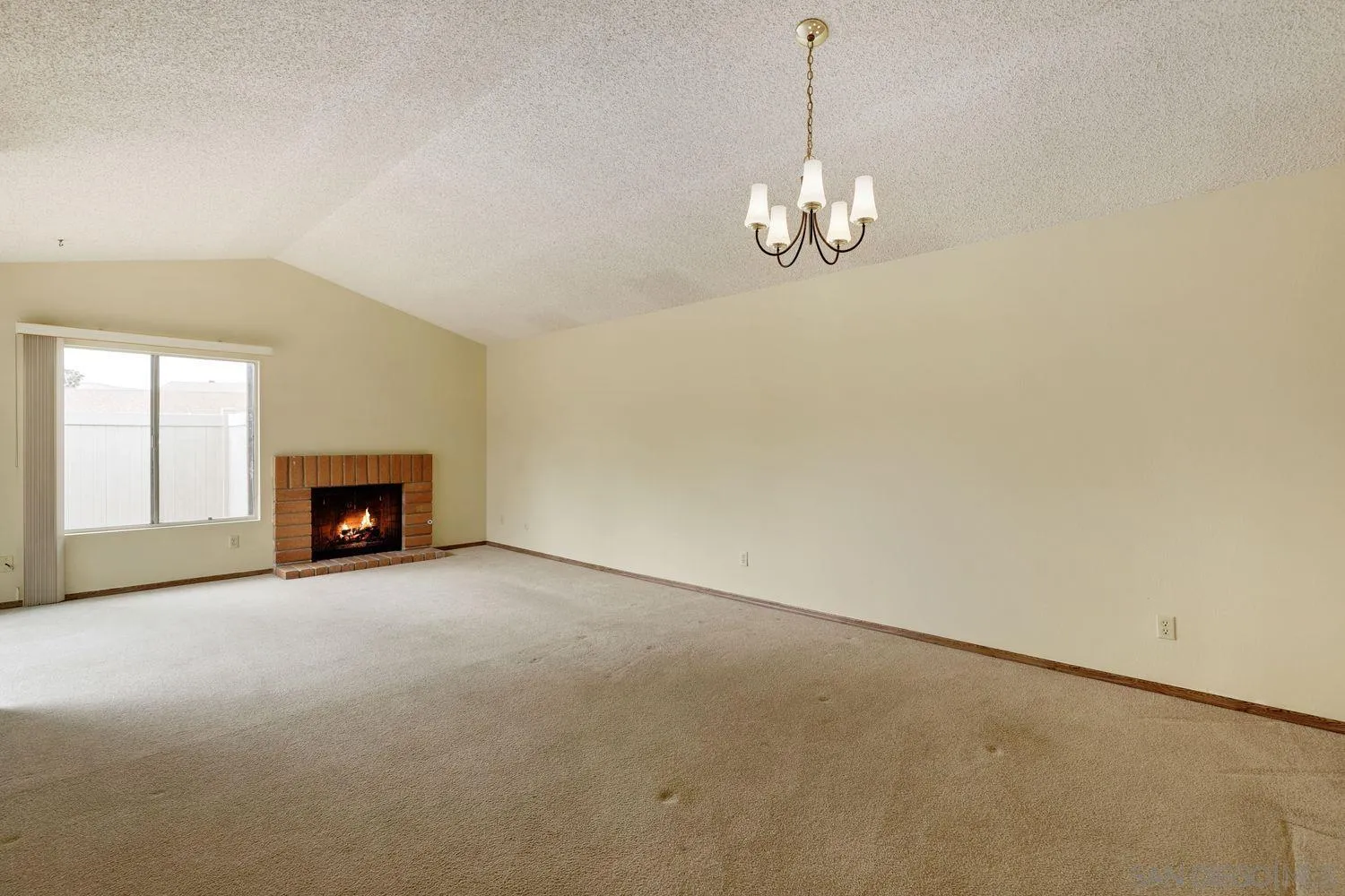 10346 Rochelle Avenue Santee, CA 92071 - Photo 3 of 34 Gallery Image 3