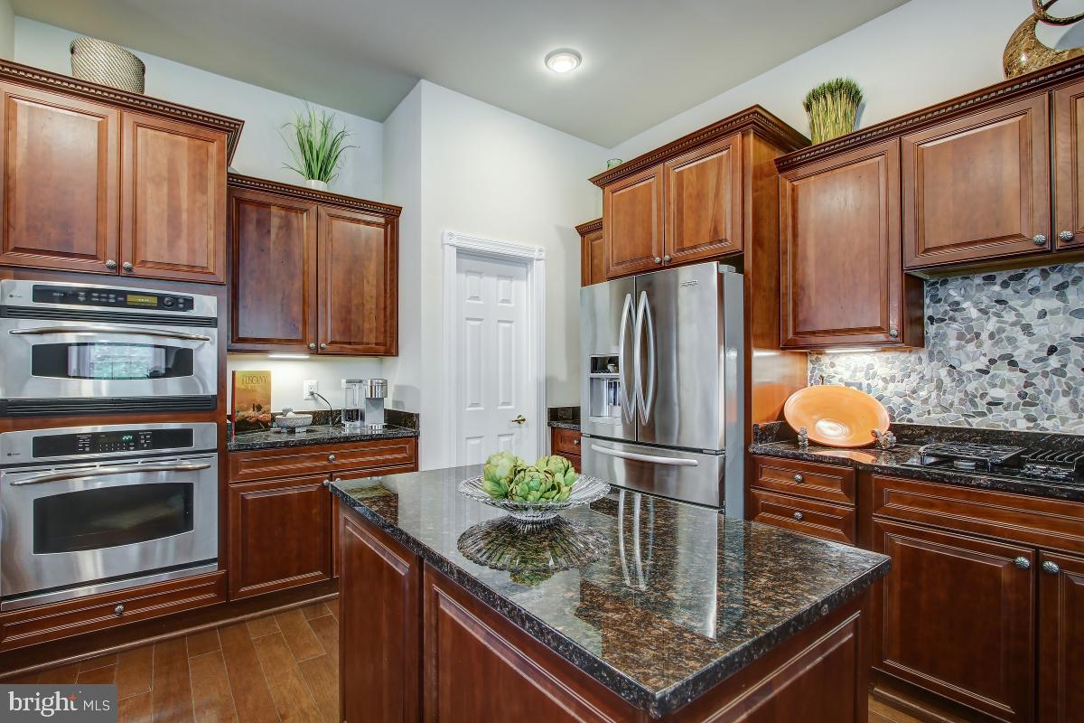 20379 Dunkirk Square Sterling, VA 20165 - Photo 15 of 45 center island