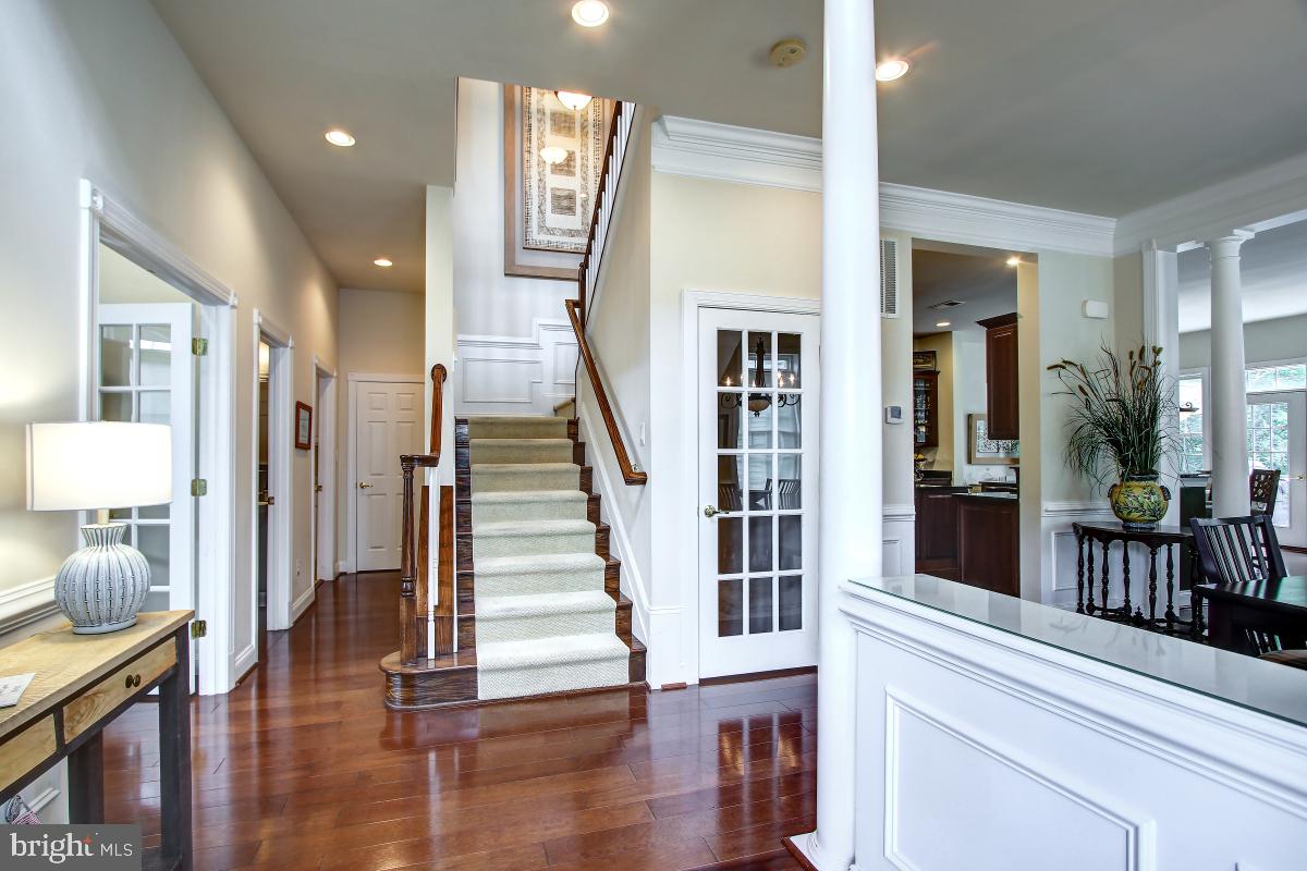20379 Dunkirk Square Sterling, VA 20165 - Photo 3 of 45 beautiful entry