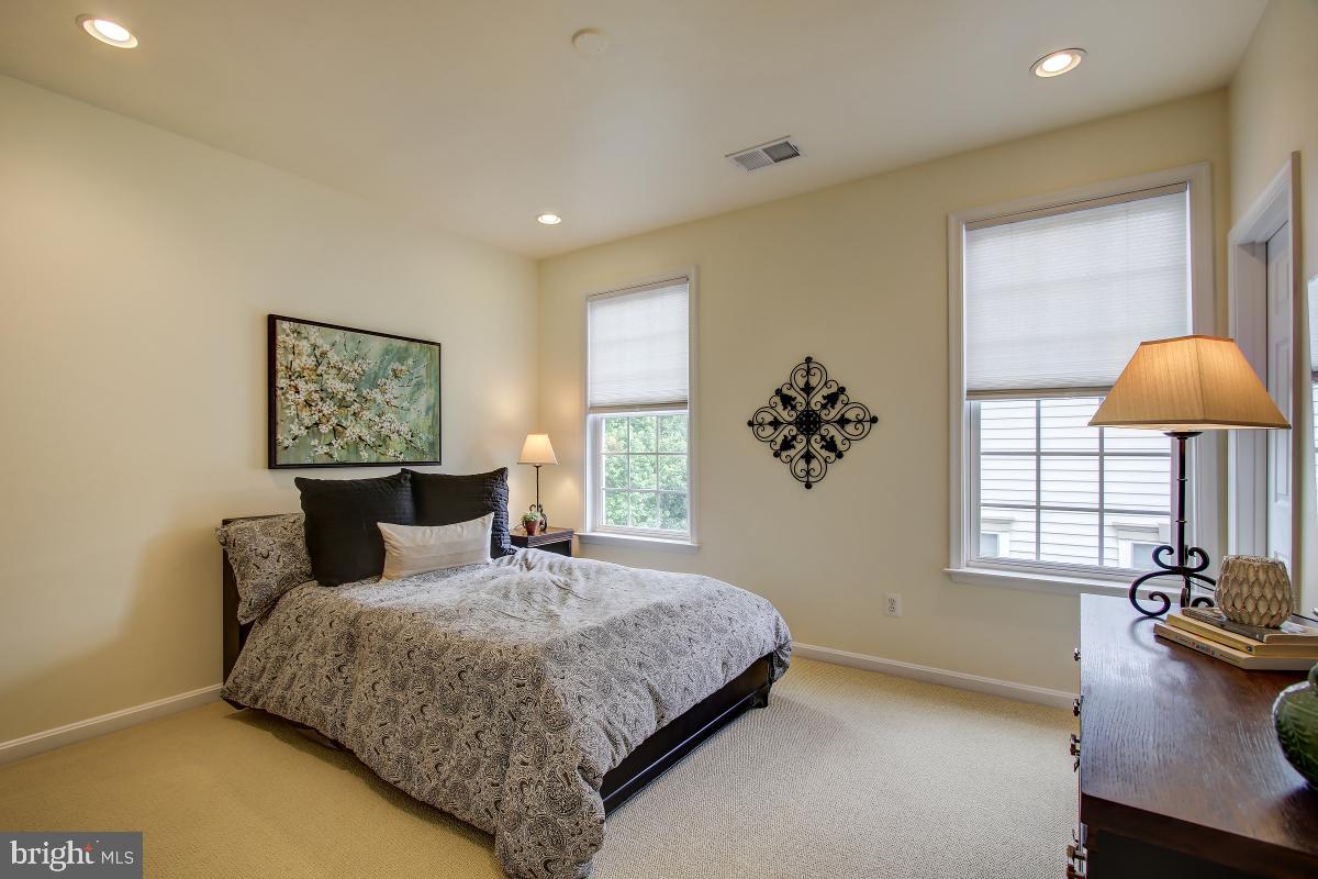 20379 Dunkirk Square Sterling, VA 20165 - Photo 30 of 45 2nt bedroom