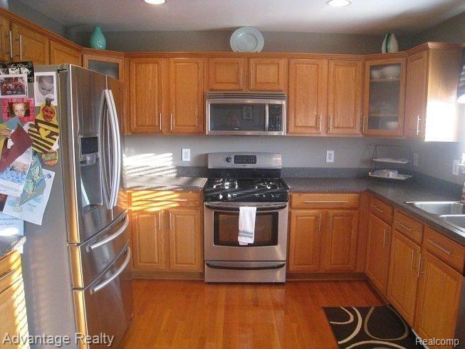 51461 Rivard Road New Baltimore, MI 48047 - Photo 9 of 20 002.JPG