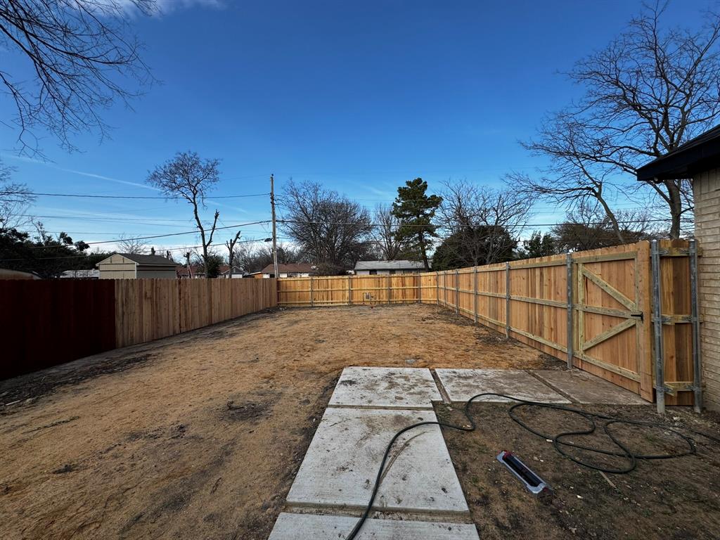2533 Jonesboro Avenue Dallas, TX 75228 - Photo 27 of 27 a view of a backyard