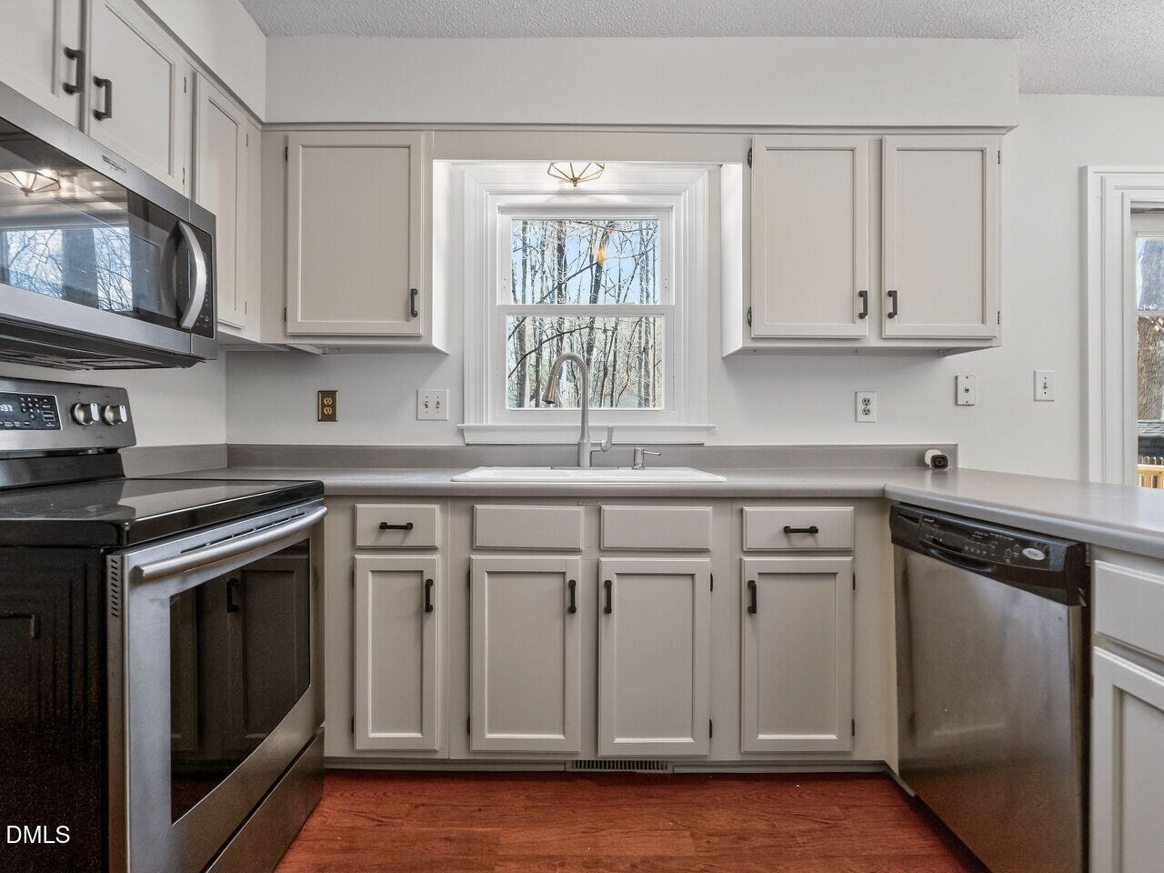 9404 Dominion Boulevard Raleigh, NC 27617 - Photo 13 of 30 013-1280x960-kitchen