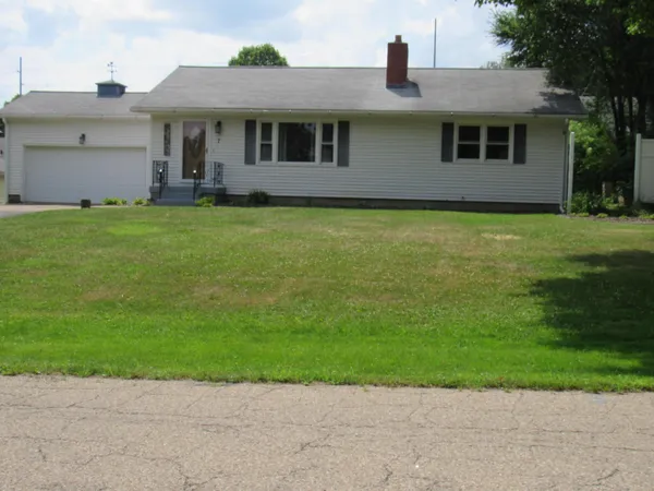 $185,000 | 7 Eastgate Drive, Mount Vernon, OH 43050