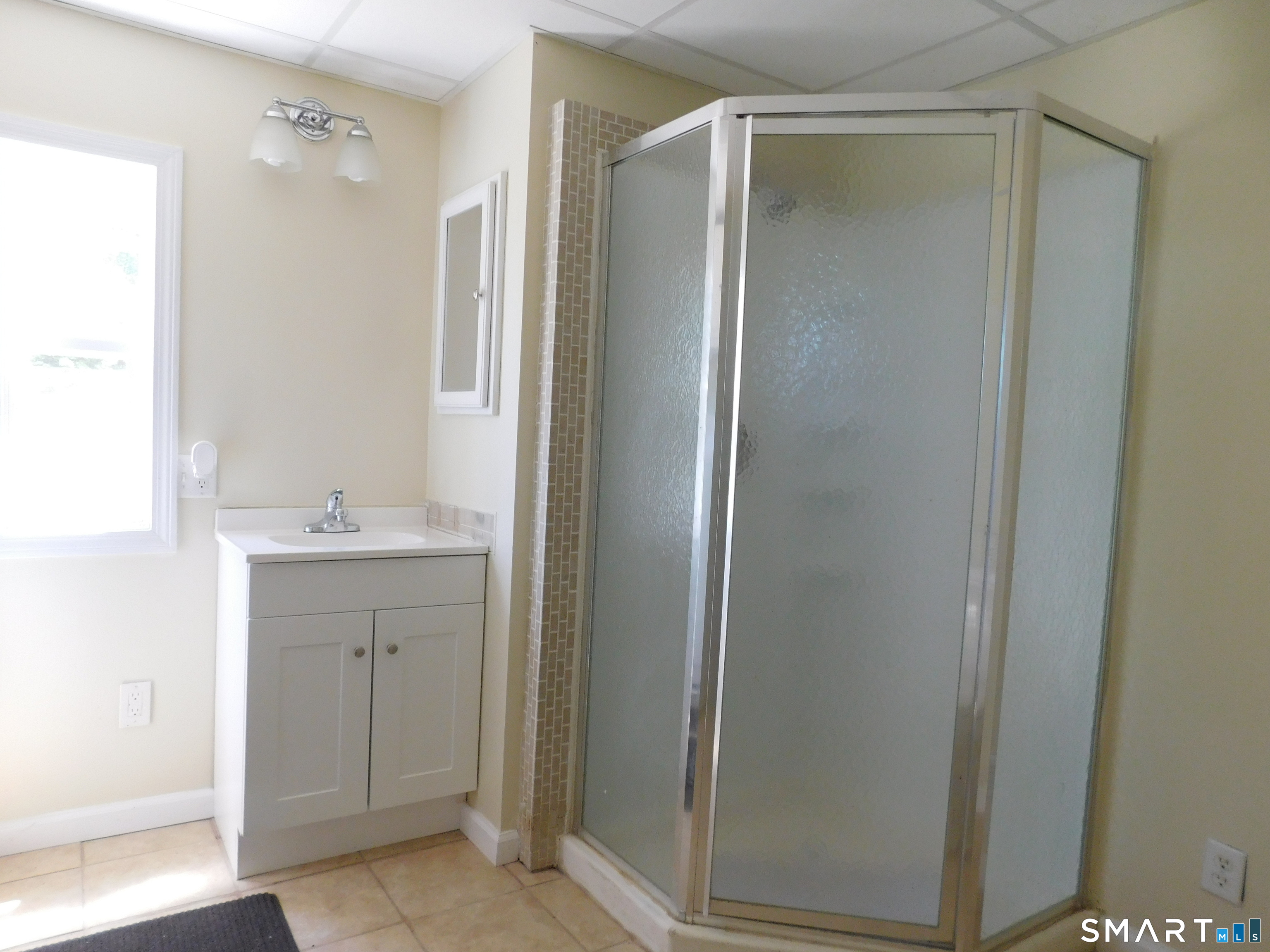 24 E Street Groton, CT 06340 - Photo 9 of 11