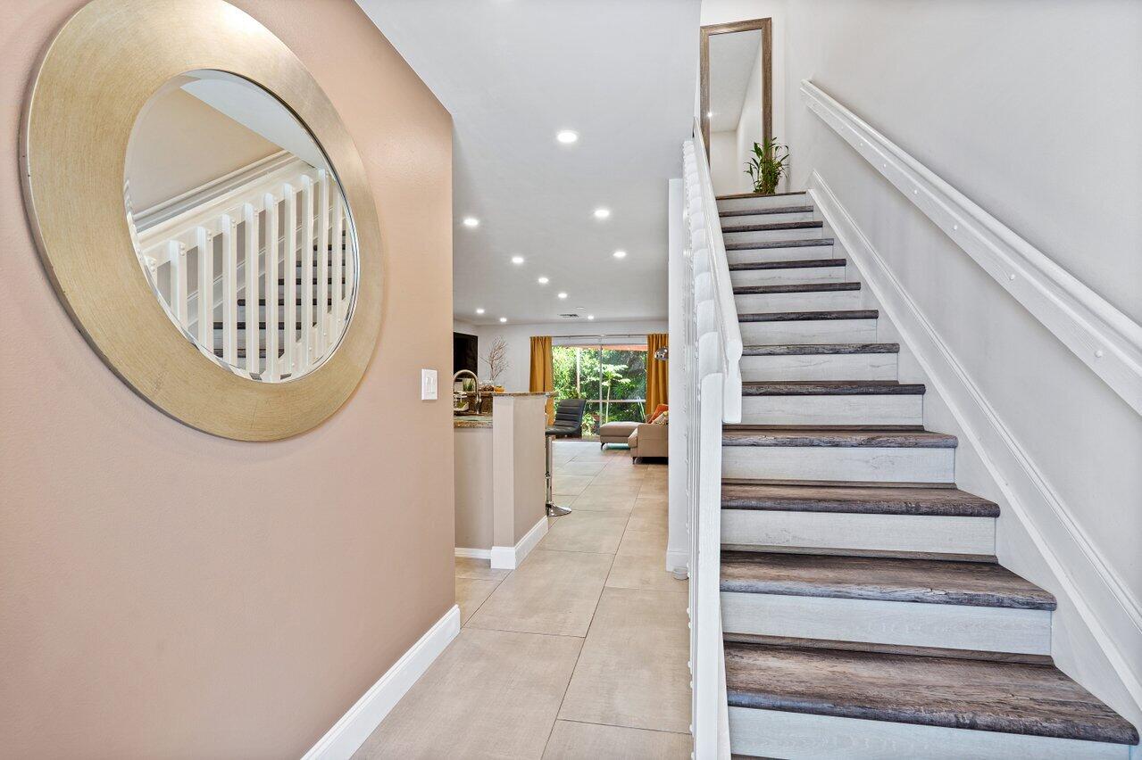 349 Timberwalk Trail Jupiter, FL 33458 - Photo 4 of 35 007-349TimberwalkTrail-Jupiter-FL-33458-