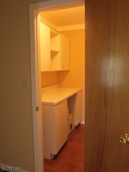 32 Rebecca Road East Hanover, NJ 07936 - Photo 14 of 23