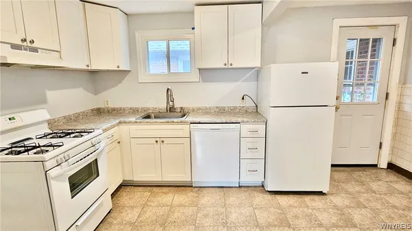 $1,050 | 657 Englewood Avenue, Unit 8, Tonawanda, NY 14223