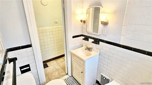 $1,050 | 657 Englewood Avenue, Unit 8, Tonawanda, NY 14223