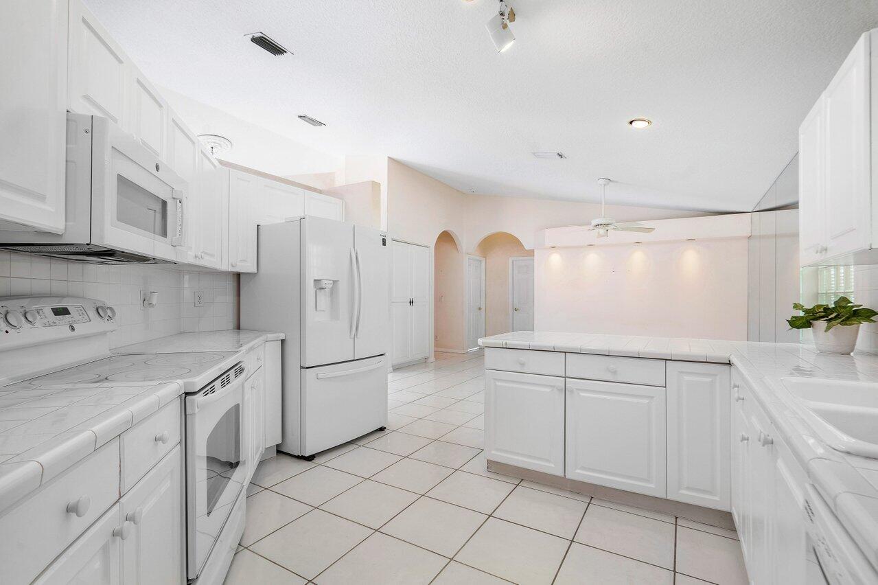 11058 Baybreeze Way Boca Raton, FL 33428 - Photo 11 of 28 Kitchen View 3