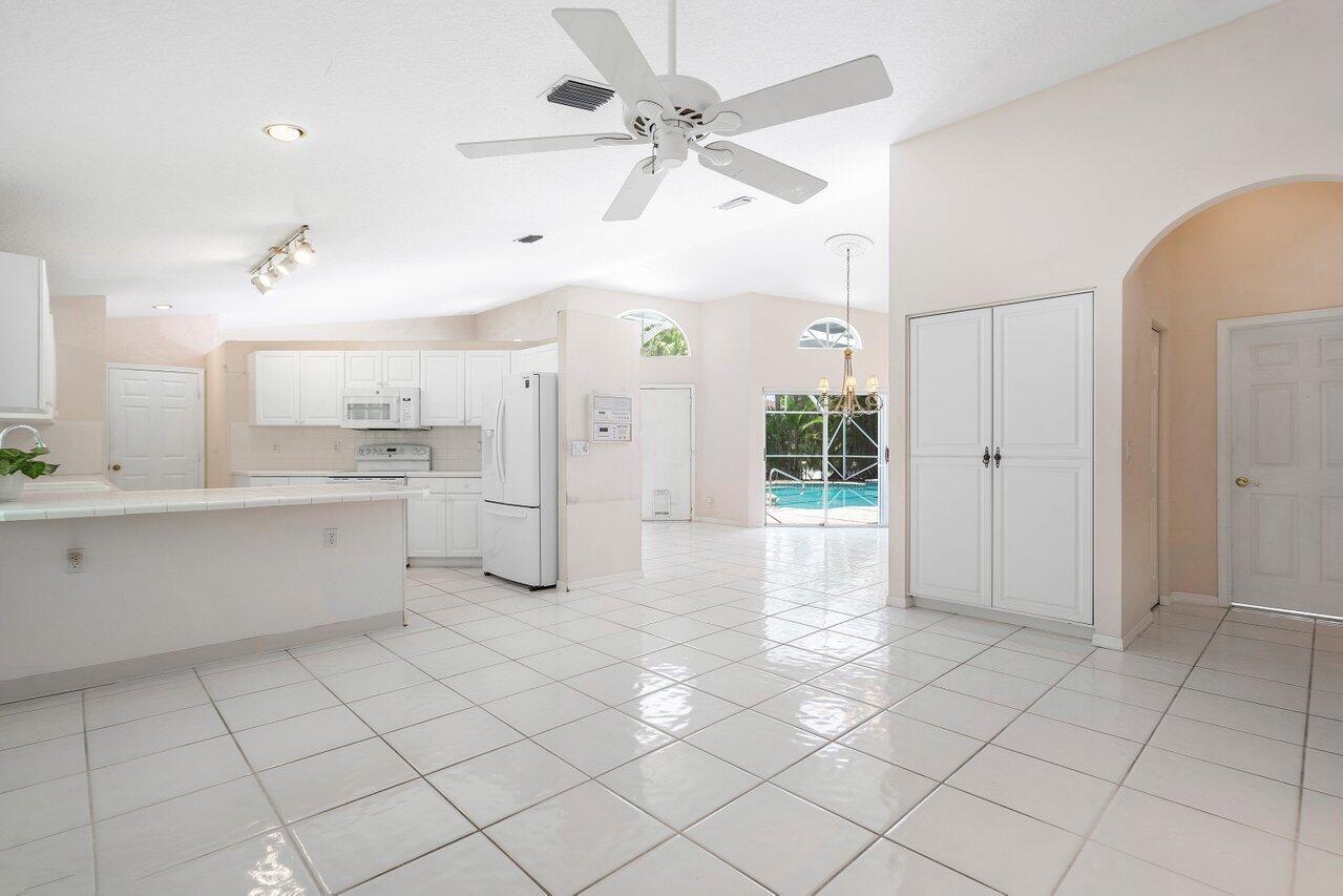 11058 Baybreeze Way Boca Raton, FL 33428 - Photo 16 of 28 Family Room View to Pool
