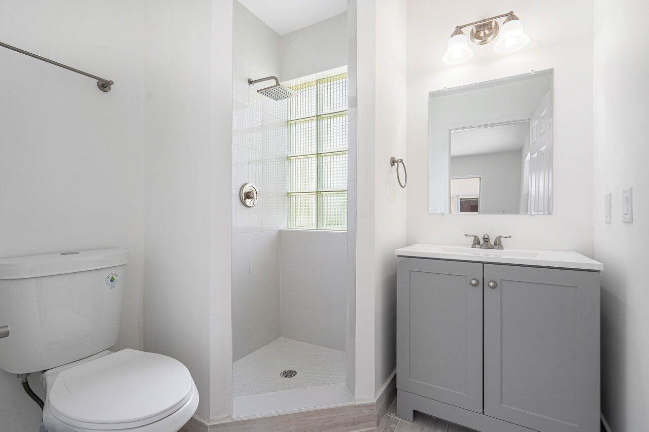11058 Baybreeze Way Boca Raton, FL 33428 - Photo 8 of 28 Cabana Full Bath