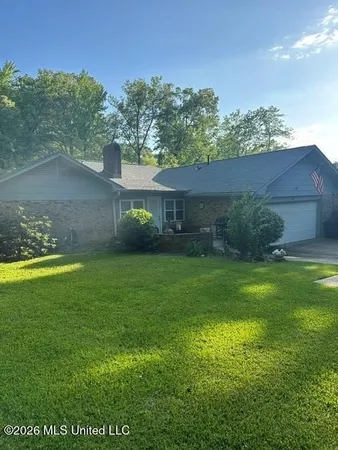 $299,000 | 355 Lakewood Road, Vicksburg, MS 39180