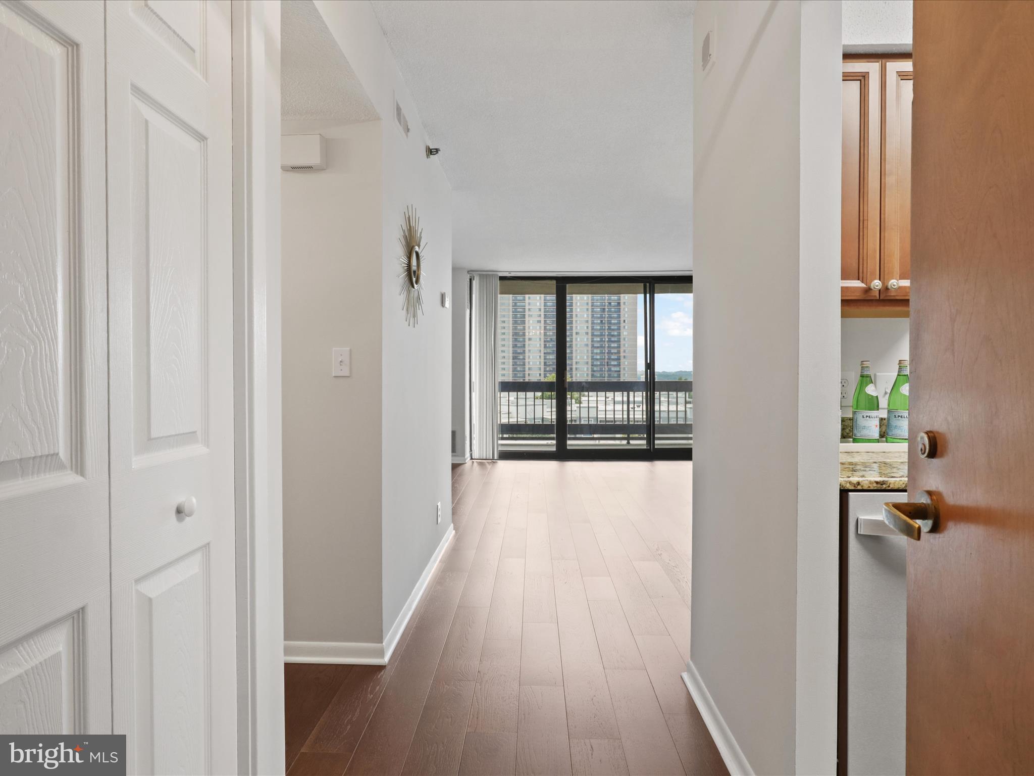5505 Seminary Road, Unit 709N Falls Church, VA 22041 - Photo 6 of 37 Gallery Image 6