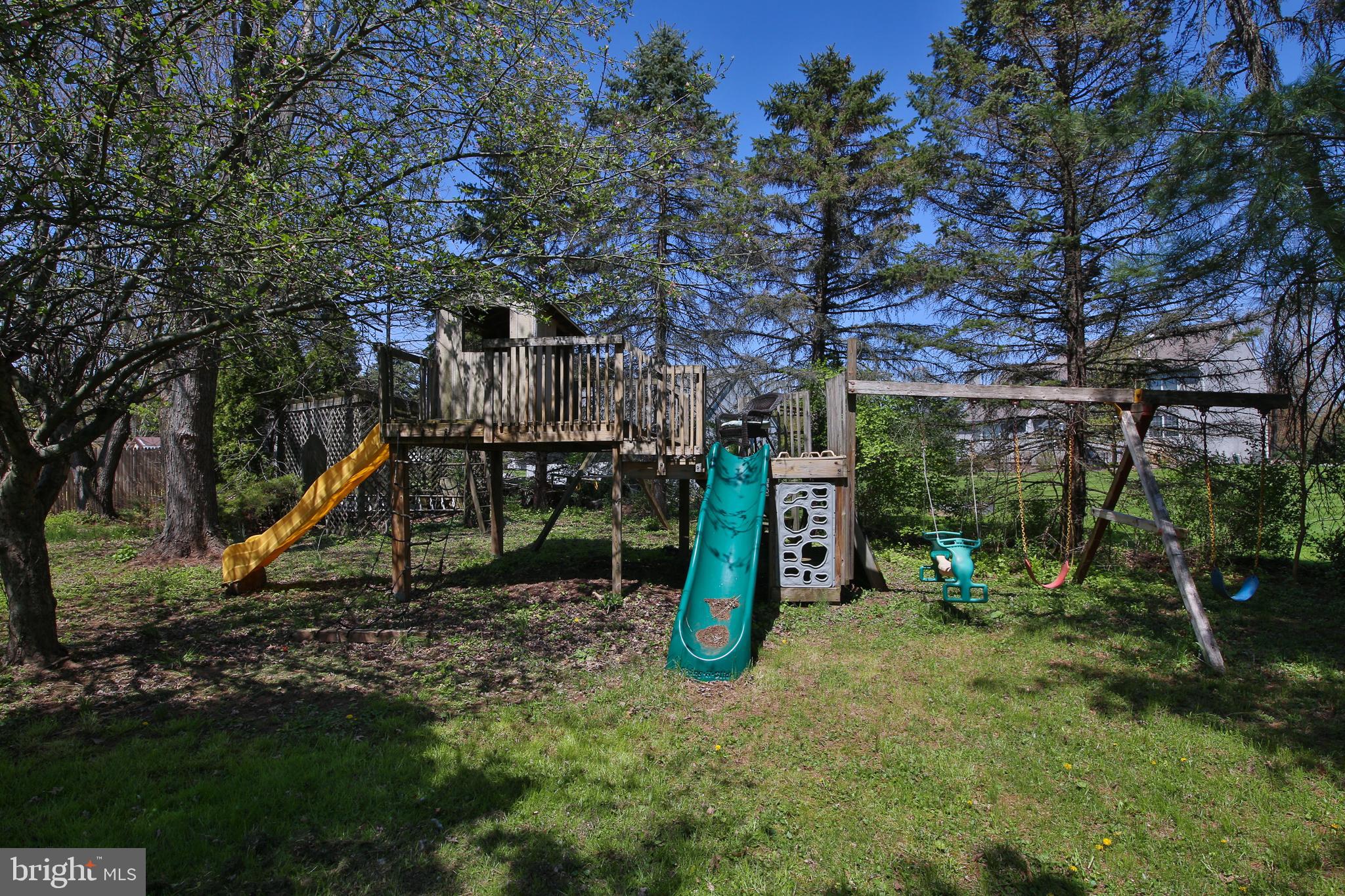 2530 Hillcrest Road Quakertown, PA 18951 - Photo 28 of 29 Playground